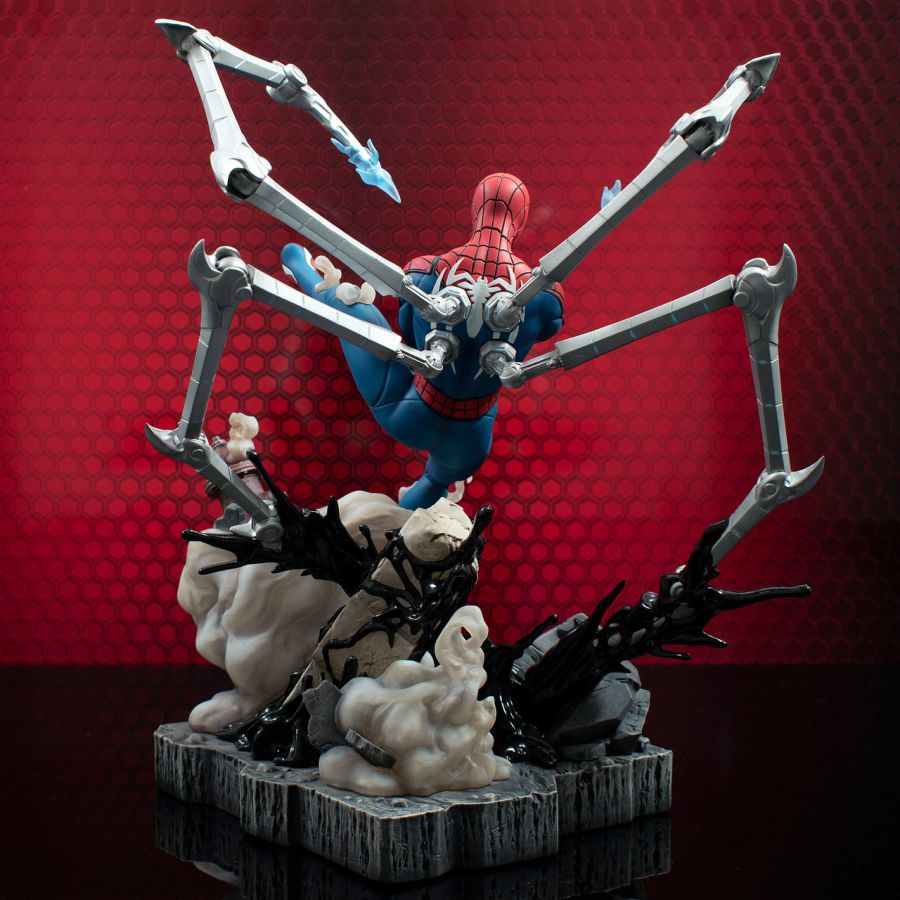 Spider-Man 2 (2023) - Spider-Man 2 Spider-Man Deluxe Gallery Statue