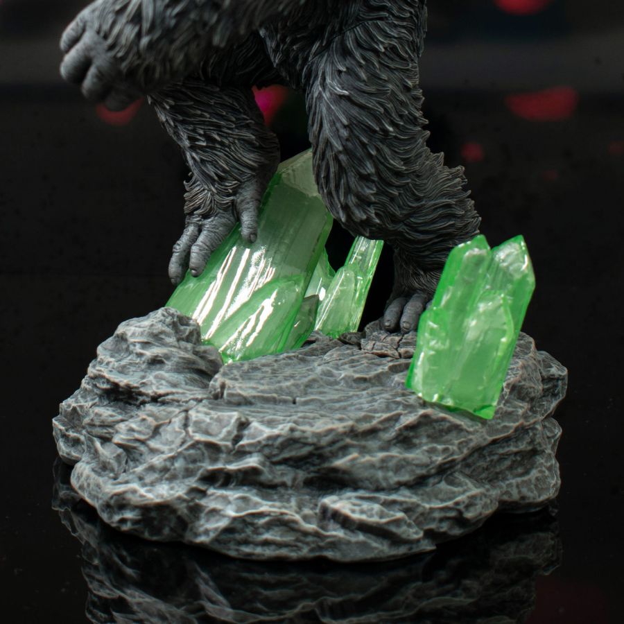 Godzilla x Kong - King Kong Deluxe Gallery PVC Statue