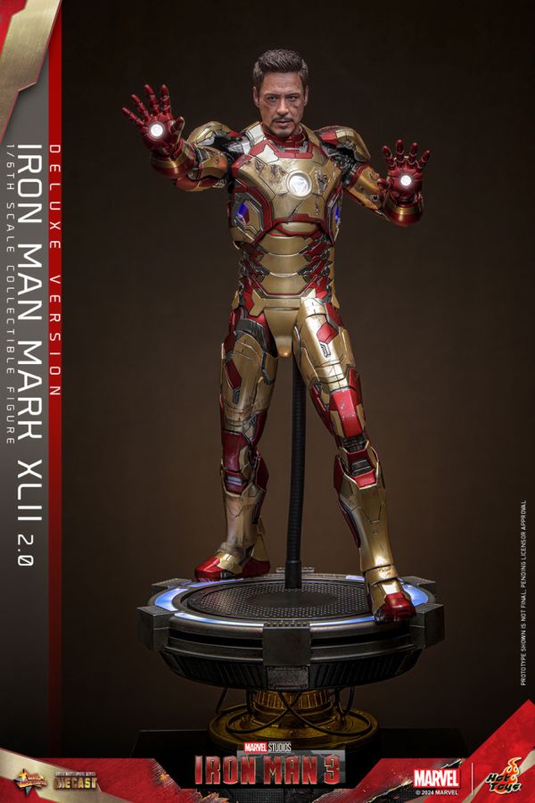 Iron Man 3 - Iron Man Mk 42 (2.0) Deluxe 1:6 Scale Collectable Action Figure