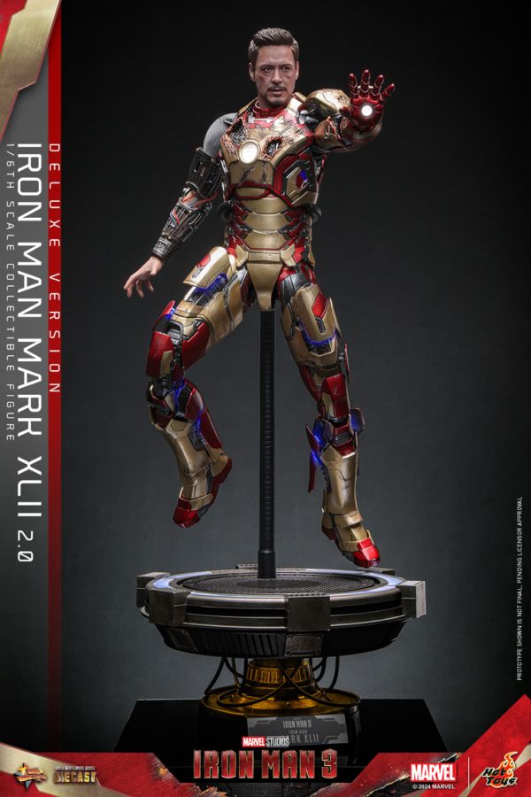 Iron Man 3 - Iron Man Mk 42 (2.0) Deluxe 1:6 Scale Collectable Action Figure