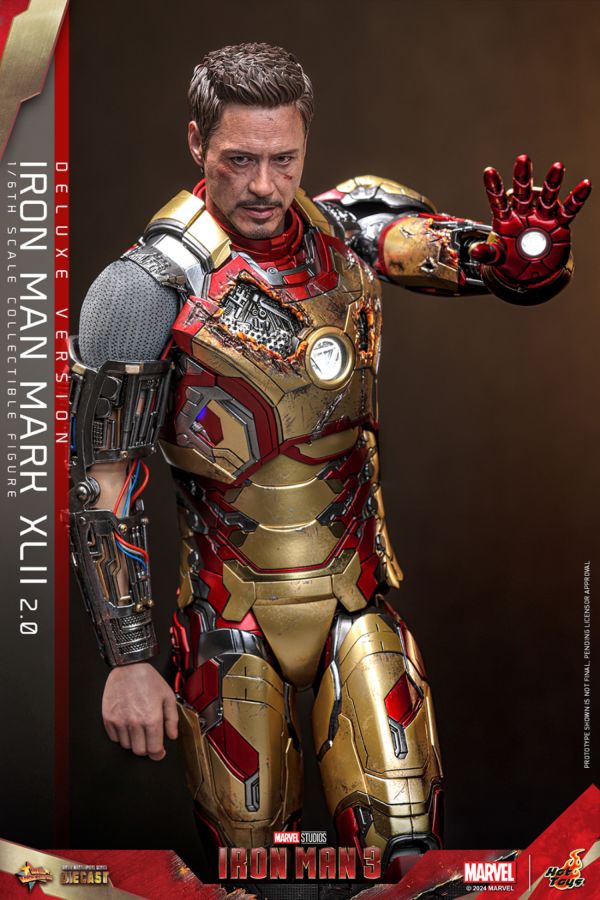 Iron Man 3 - Iron Man Mk 42 (2.0) Deluxe 1:6 Scale Collectable Action Figure