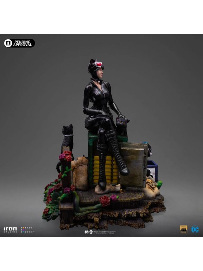 Batman - Catwoman (Gotham City Sirens) Deluxe 1:10 Scale Statue