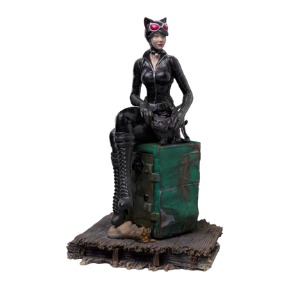 Batman - Catwoman (Gotham City Sirens) 1:10 Scale Statue