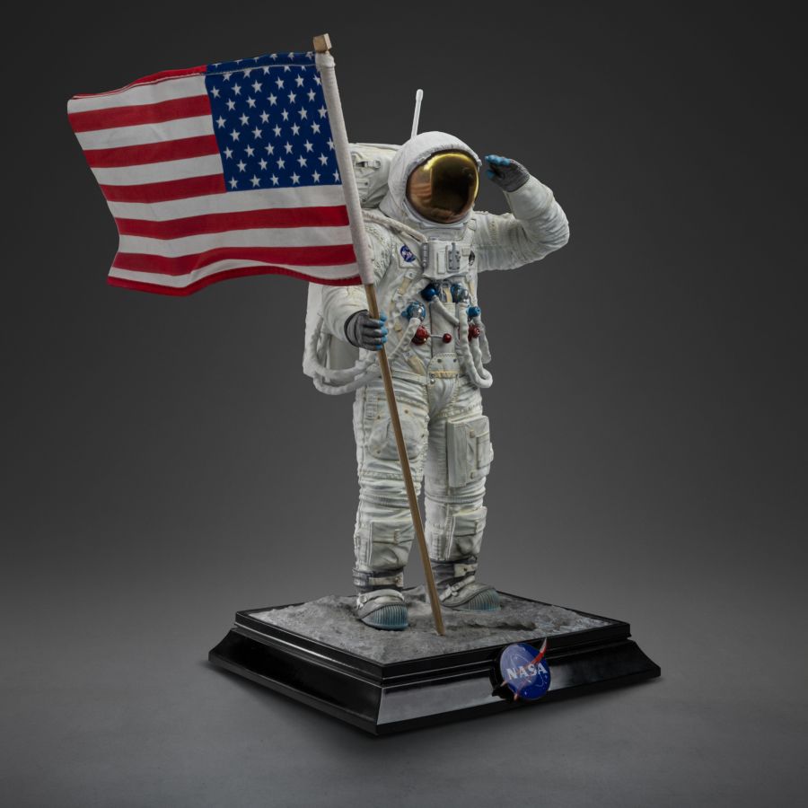 Apollo 11 - Astronaut 1:10 Scale Statue