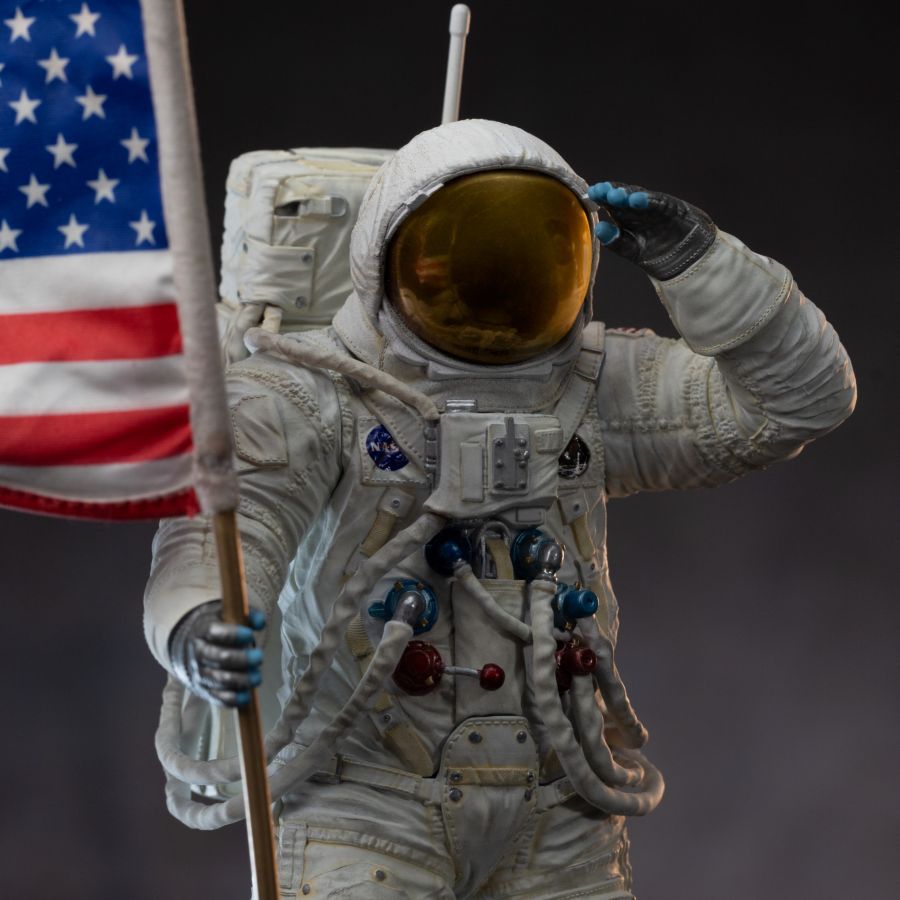 Apollo 11 - Astronaut 1:10 Scale Statue