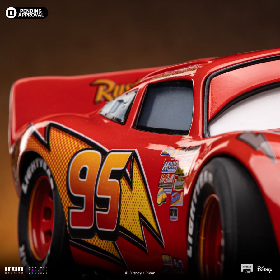 Cars - Lightning McQueen 1:10 Scale Statue