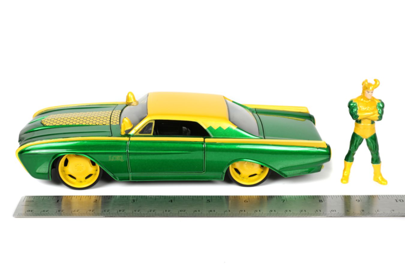 Marvel Comics - Loki & 1963 Ford Thunderbird 1:24 Scale