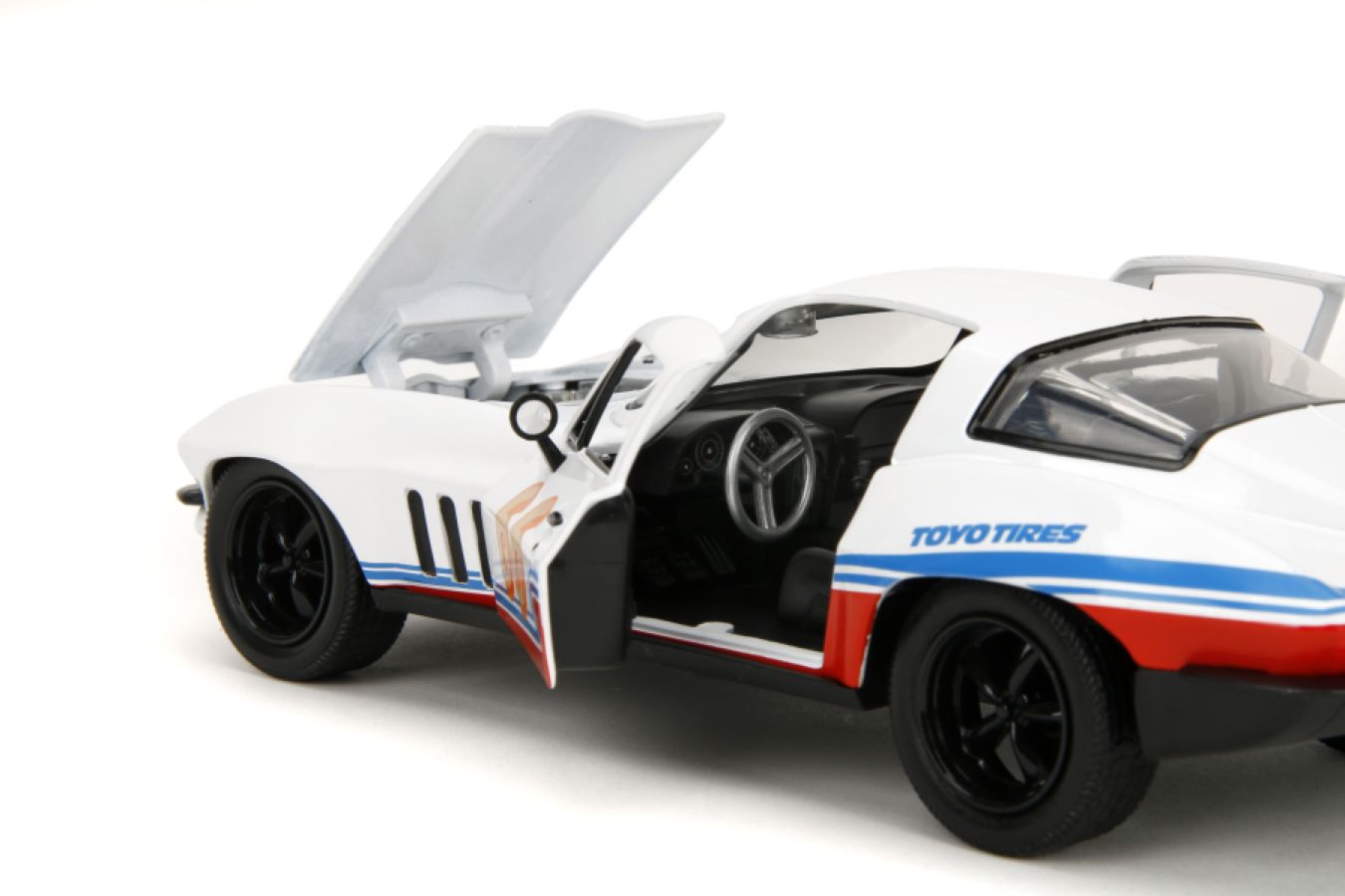 Big Time Muscle: Dark Horse - 1966 Chevorlet Corvette 1:24 Scale Die-cast Vehicle