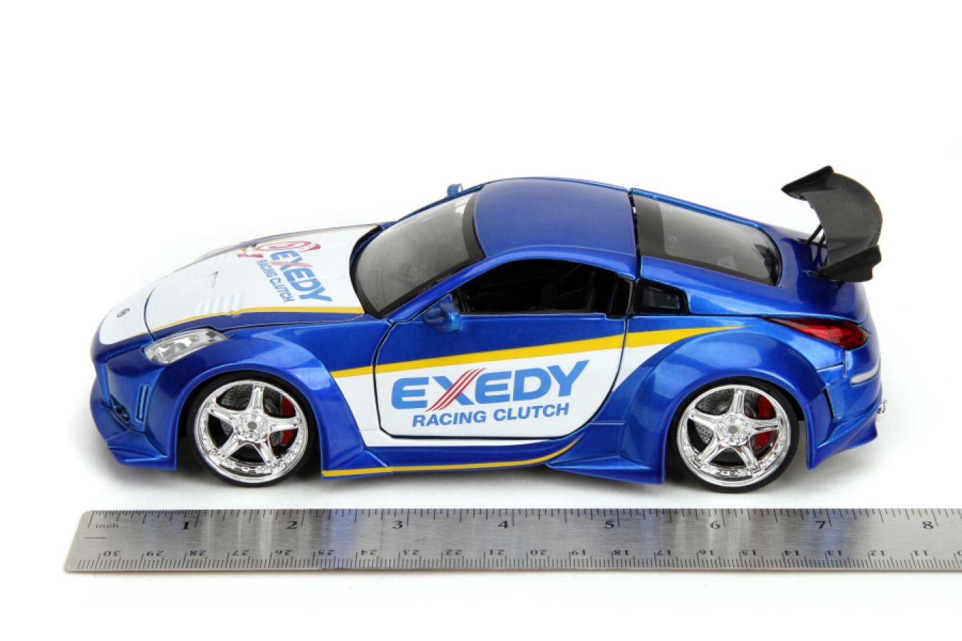 JDM Tuners - 2003 Nissan 350Z 1:24 Scale Diecast Vehicle