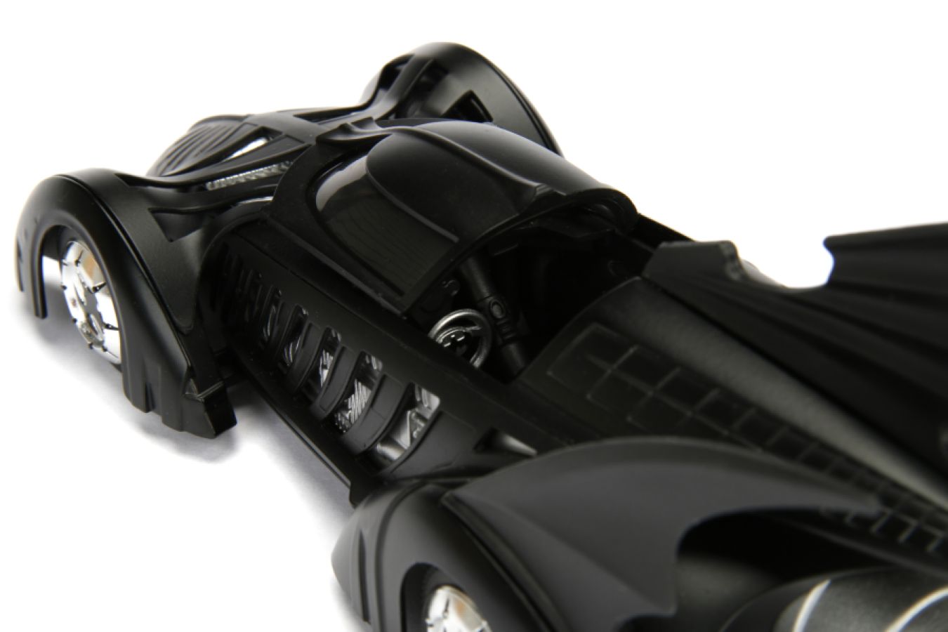 Batman Forever - Batmobile with Batman 1:24 Scale