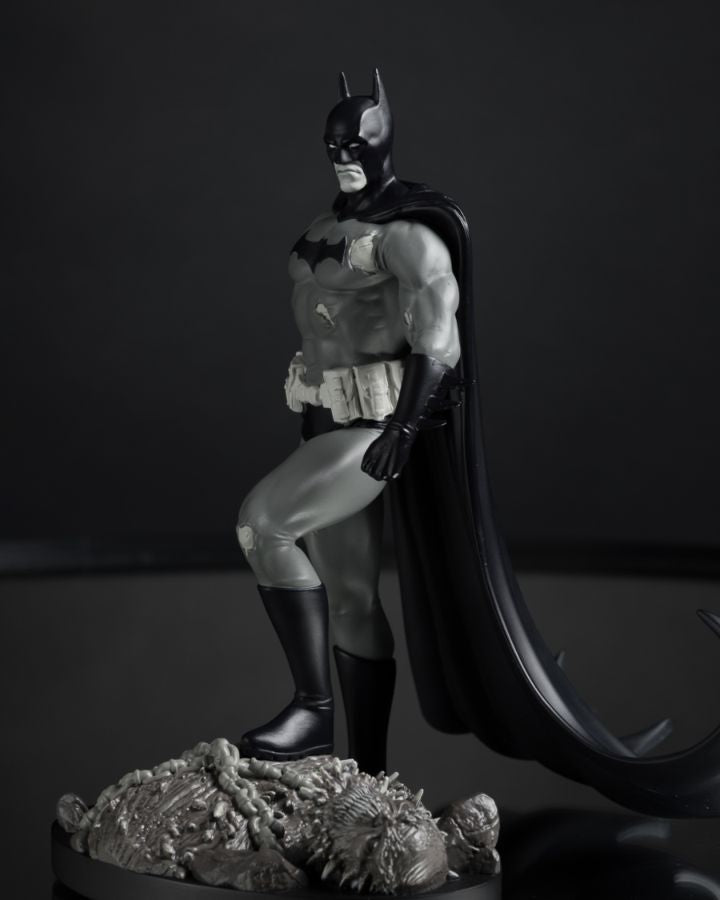 Batman Black & White - Batman by Bjorn Barends Resin Statue