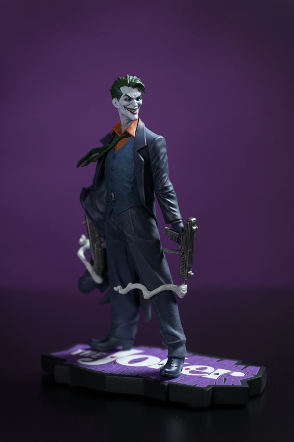 The Joker: Purple Craze - The Joker by Gabriele Dell'otto Resin Statue