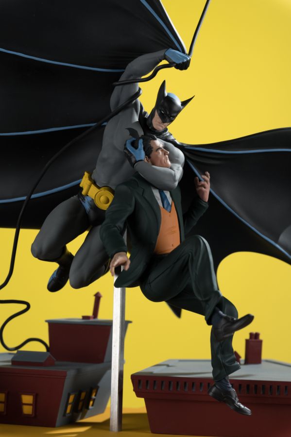 DC Comics - Batman Detective Comics #27 Resin Statue