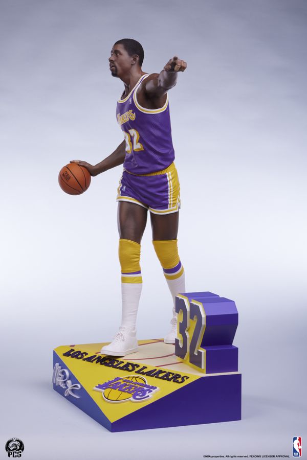 NBA - Magic Johnson 1:4 Scale Statue