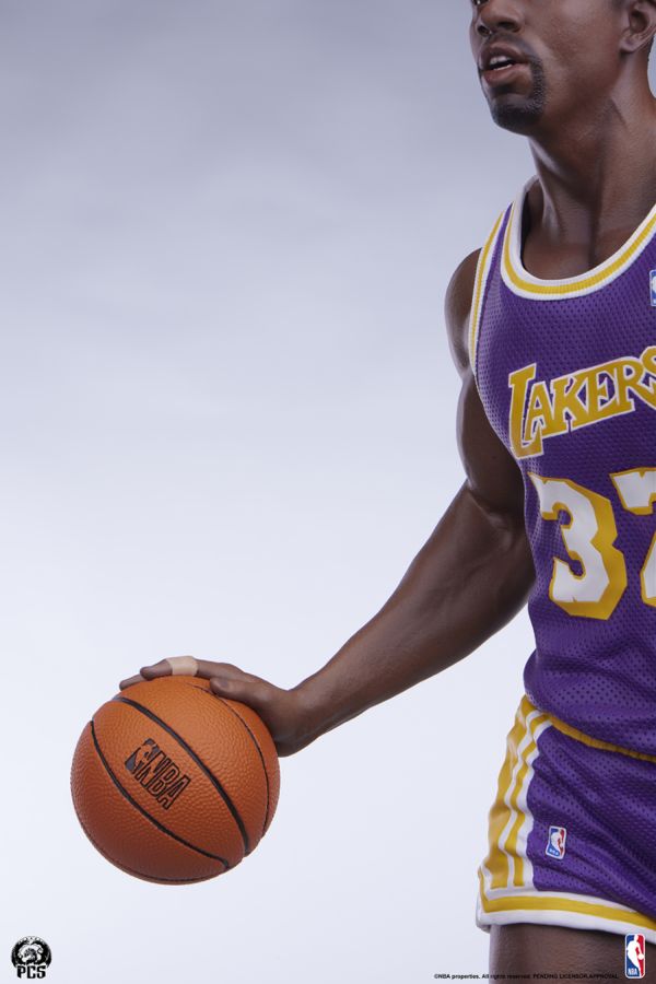 NBA - Magic Johnson 1:4 Scale Statue