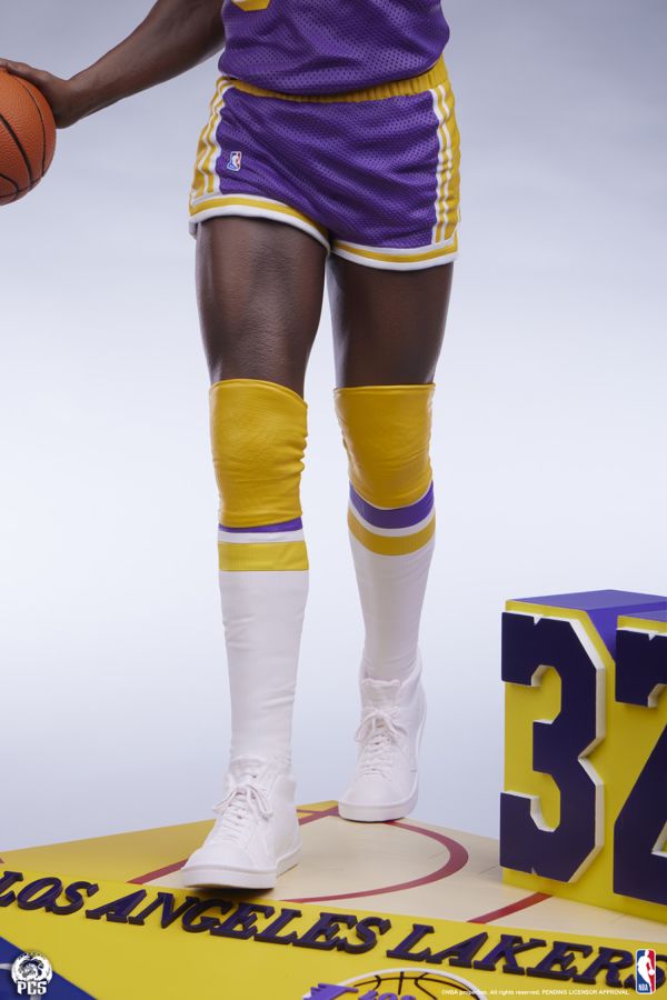 NBA - Magic Johnson 1:4 Scale Statue