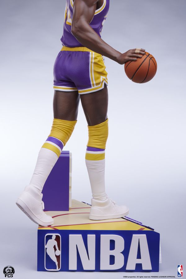 NBA - Magic Johnson 1:4 Scale Statue