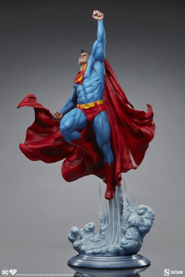 Superman - Superman Premium Format Statue