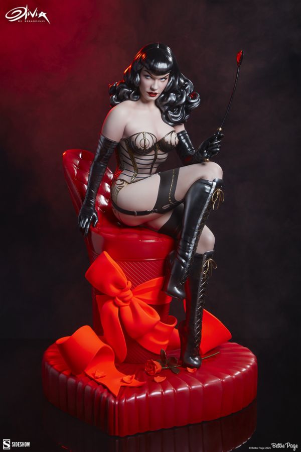 Bettie Page - Love Hurts Statue