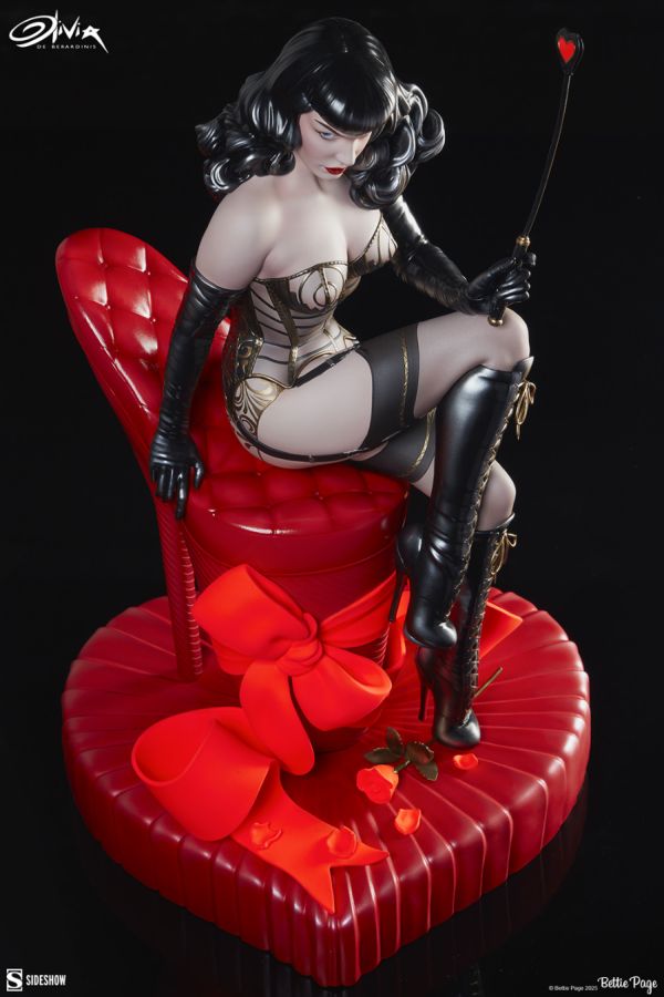 Bettie Page - Love Hurts Statue