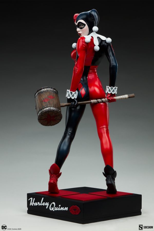 DC Comics - Harley Quinn Premium Format Statue