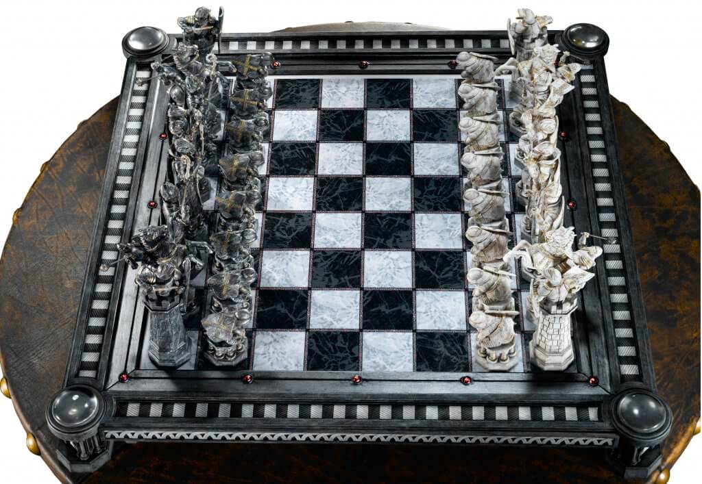 HARRY POTTER - Final Challenge Chess Set - Ozzie Collectables