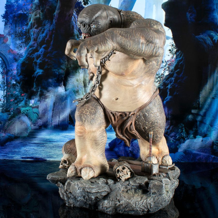 The Lord of the Rings - Cave Troll Deluxe Gallery PVC Diorama Statue