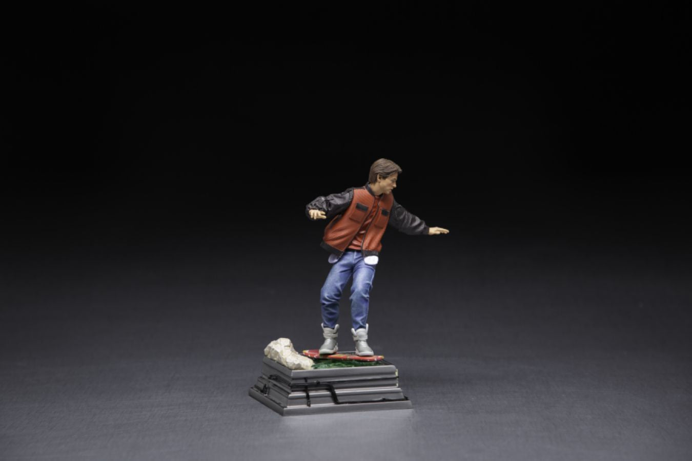 Back to the Future 2 - Marty on Hoverboard 1:10 Scale Statue