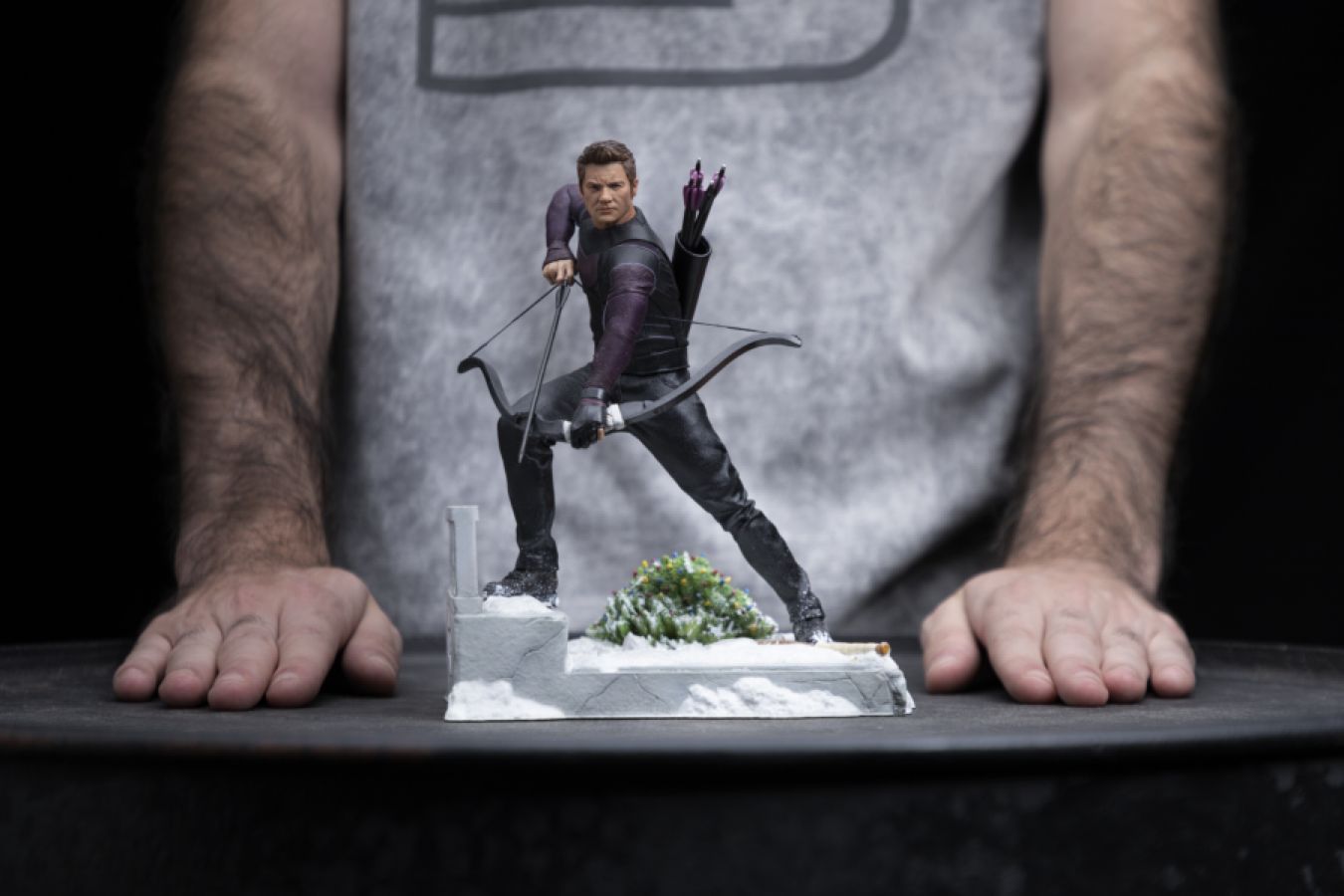 Hawkeye (TV) - Clint Barton 1:10 Scale Statue