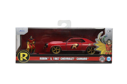 Batman (comics) - 1969 Chevy Camaro with Robin Figure 1:32 Scale