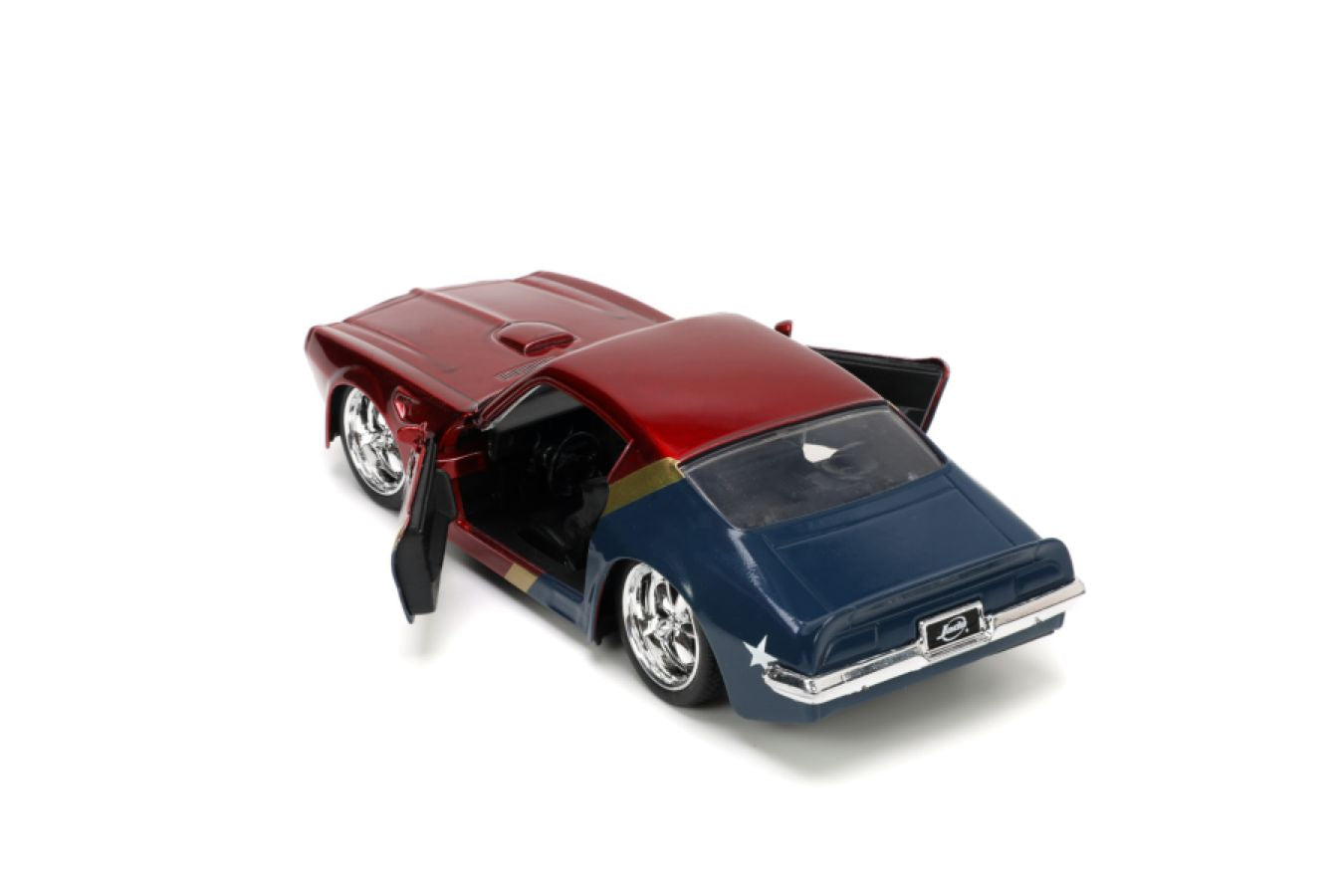 DC Comics - 1972 Pontiac Firebird with Wonder Woman 1:32 Scale