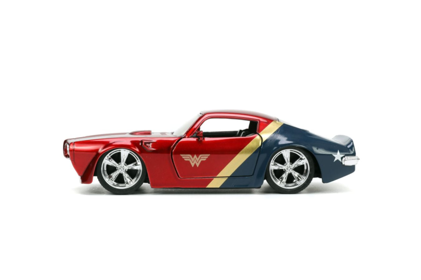 DC Comics - 1972 Pontiac Firebird with Wonder Woman 1:32 Scale