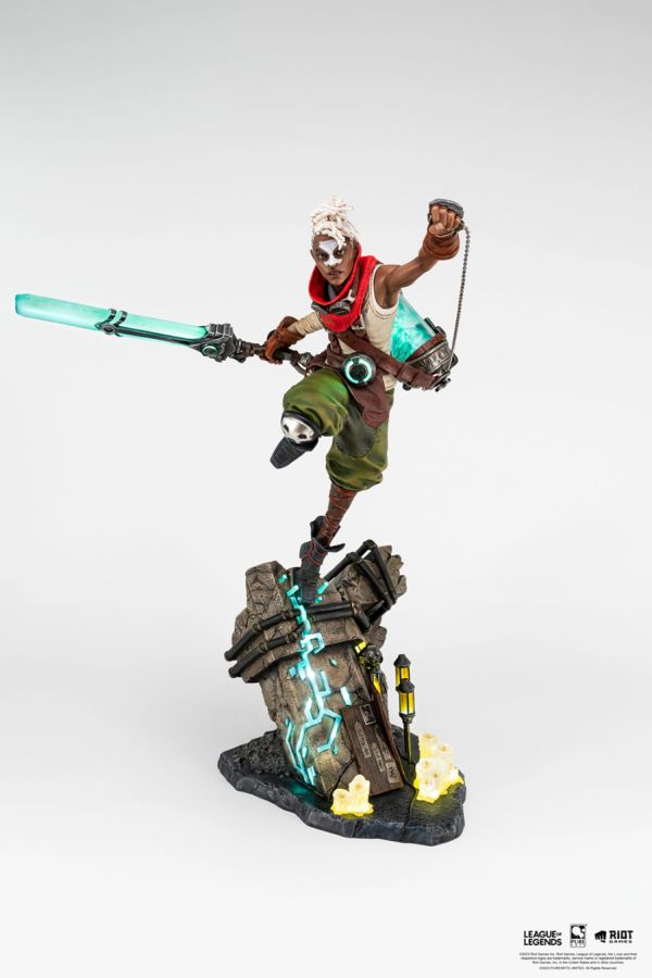 League of Legends - Ekko 1:4 Scale Statue