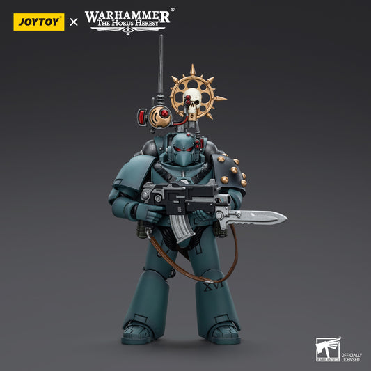 Warhammer Collectibles: 1/18 Scale Sons of Horus MKVI Tactical Squad Legionary with Nuncio Vox