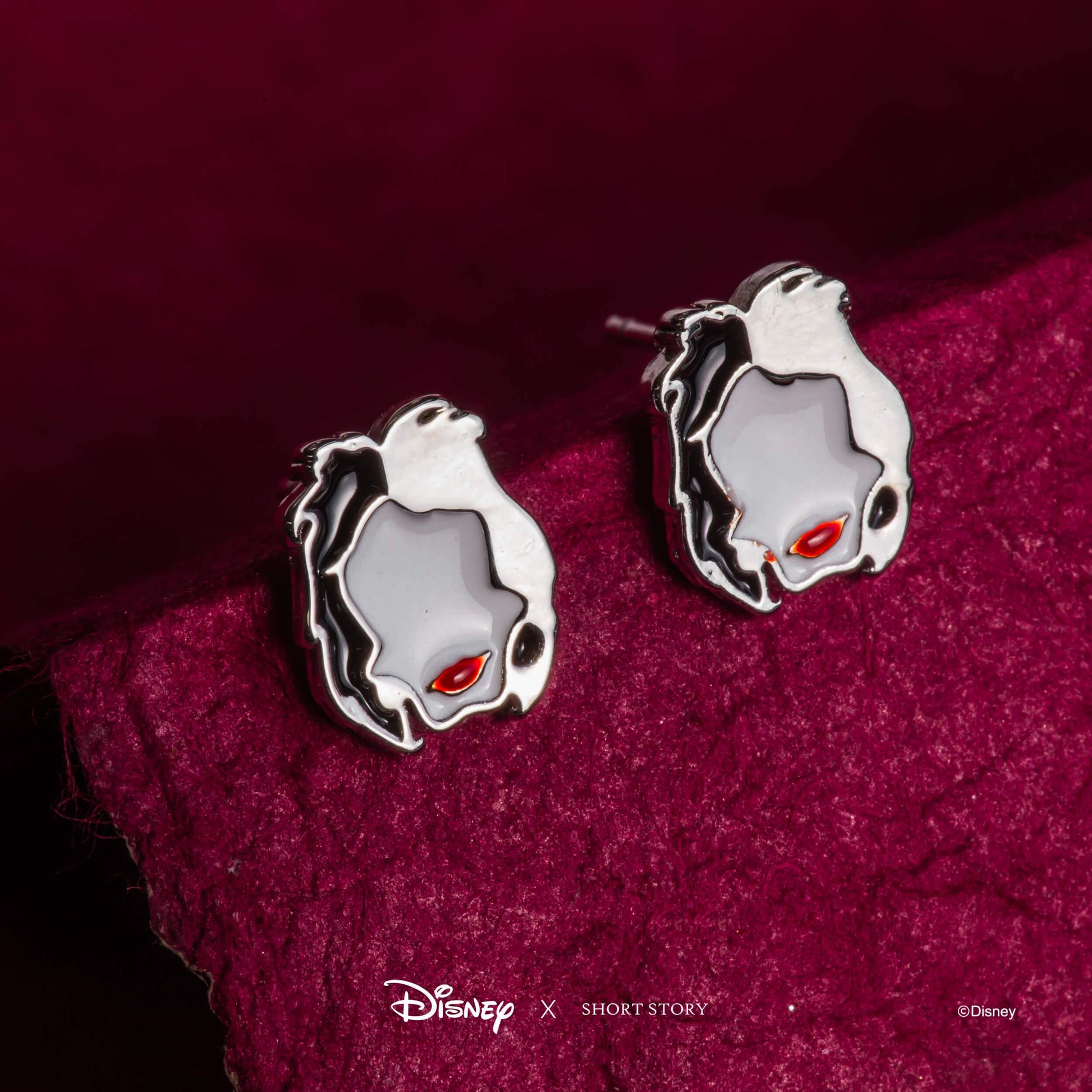 Disney Earring Epoxy Cruella De Vil Face*